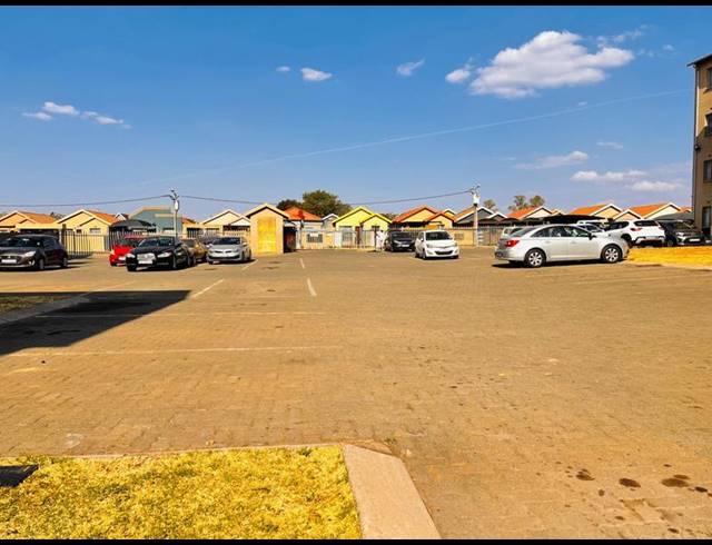 2 BEDROOM APARTMENT FOR SALE IN FLEURHOF